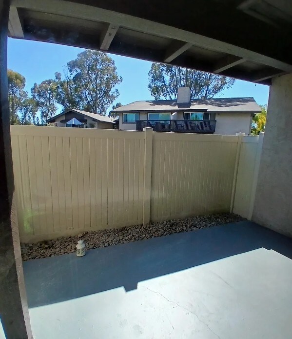 Building Photo - 809 Amigos Way