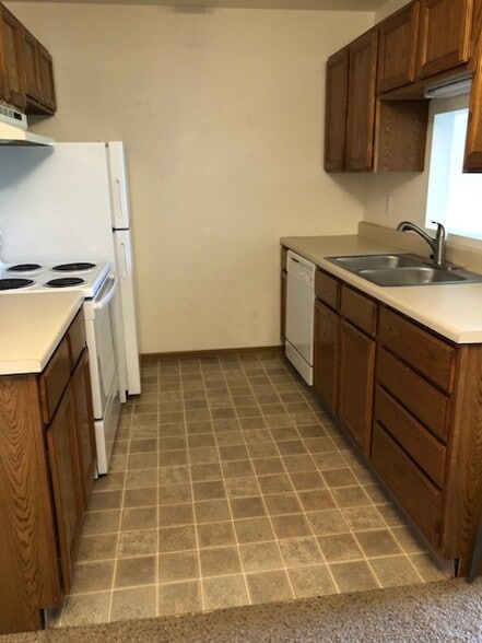 Building Photo - 805 Inman St