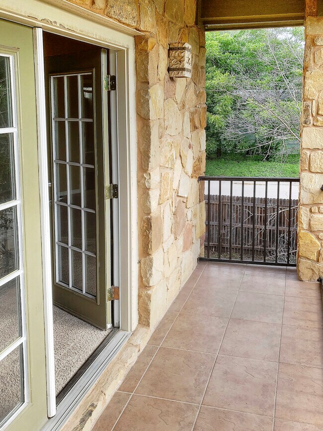 Building Photo - 1710 Ulit Ave