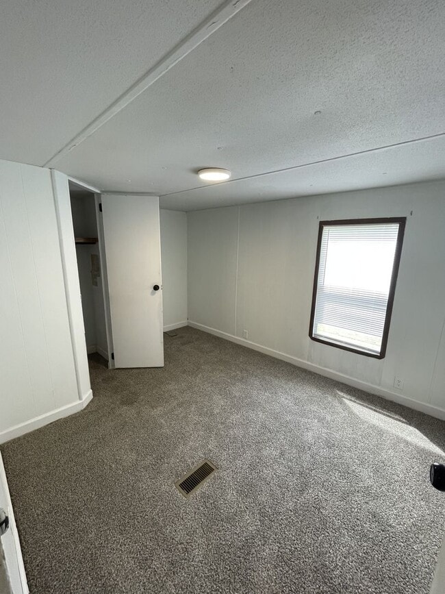 Building Photo - Peaceful Living in Havelock