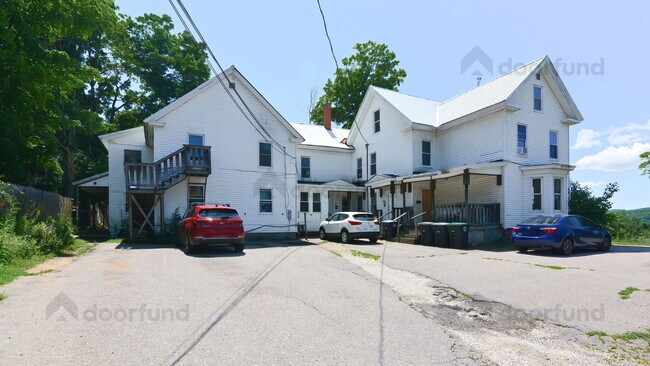 Building Photo - 11 Pleasant St