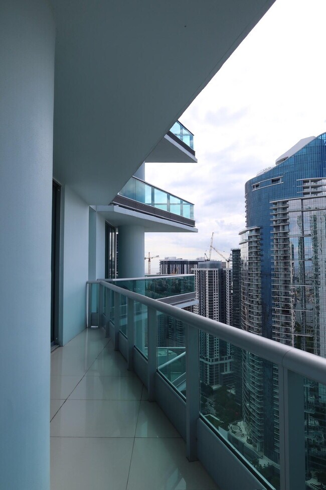 Building Photo - 900 Biscayne Blvd