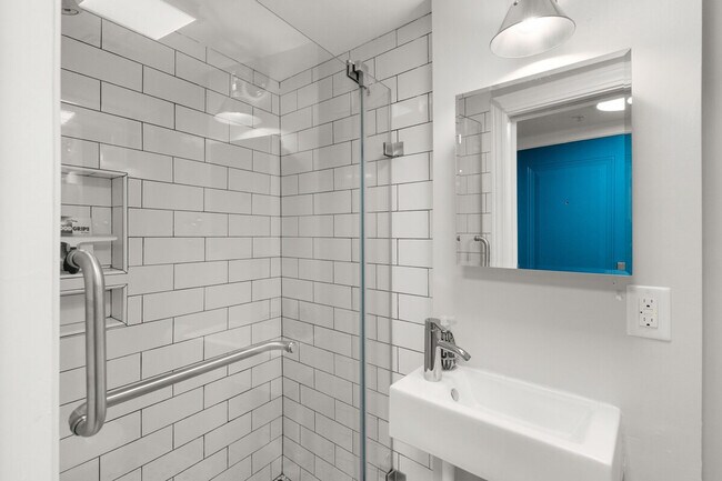 Building Photo - 152 Salem St