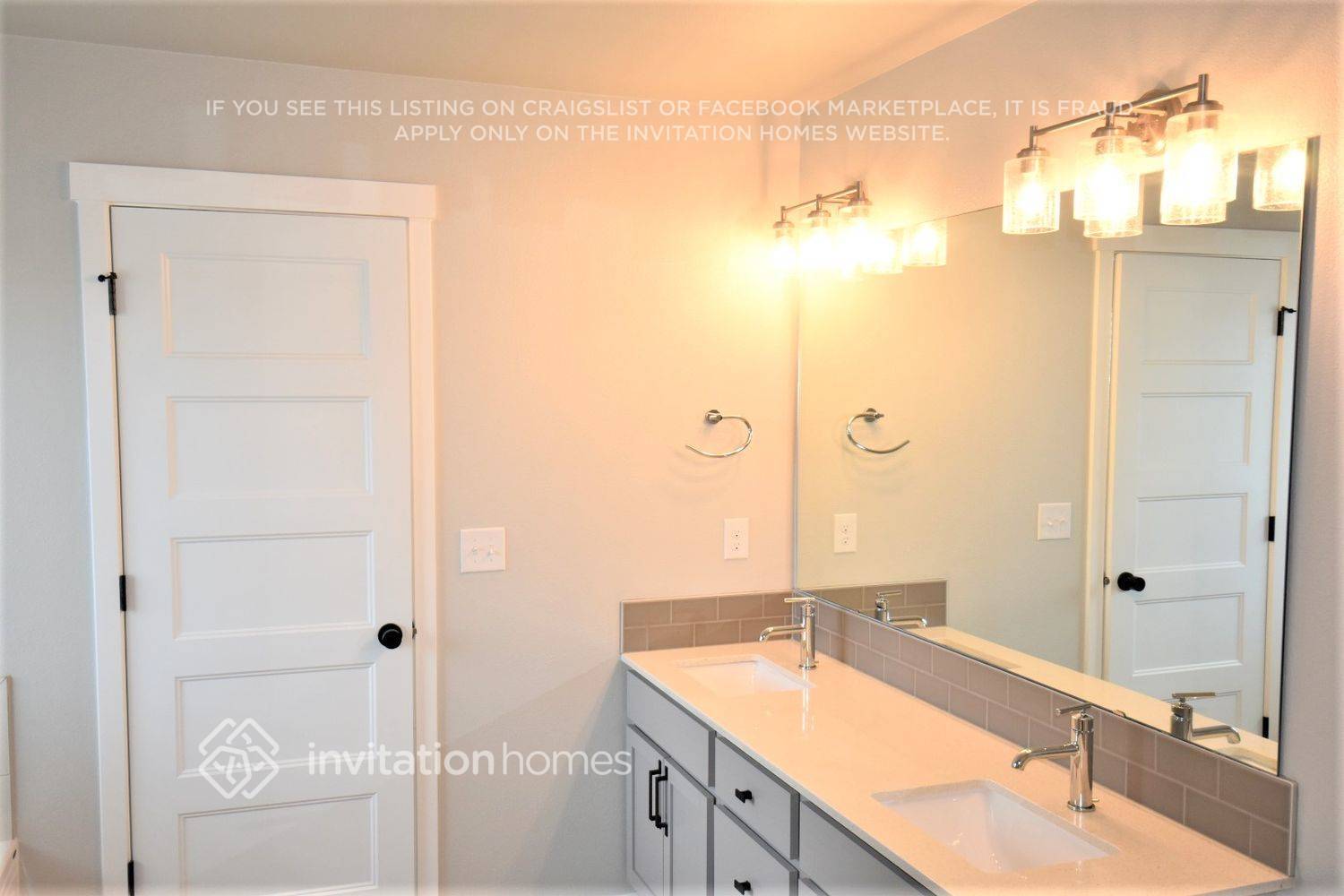 Building Photo - 6113 47th Pl NE