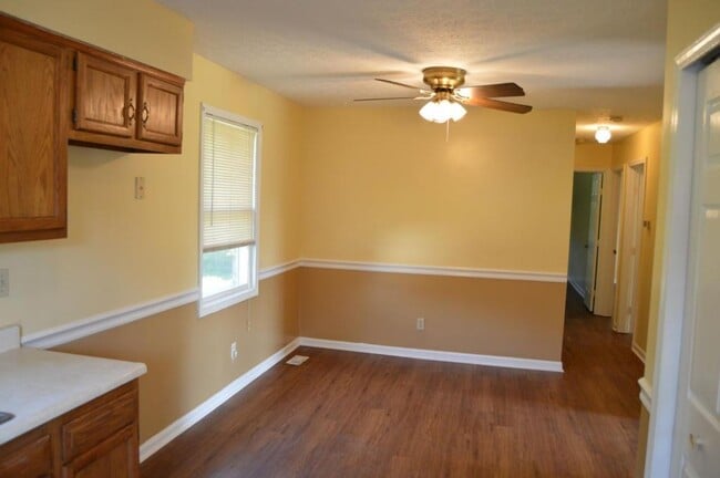 Building Photo - 3113 Rockaway Dr