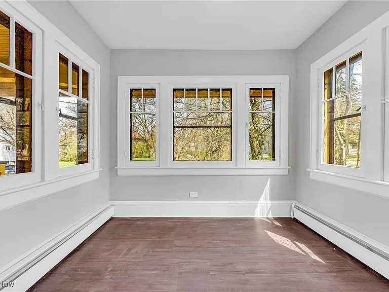 Building Photo - 908 Stadelman Ave