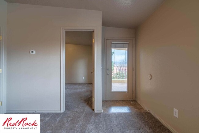 Building Photo - Dog Friendly! Great 2 Bedroom, 2 Bathroom ...