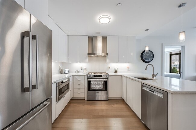 Building Photo - 121 Portland St