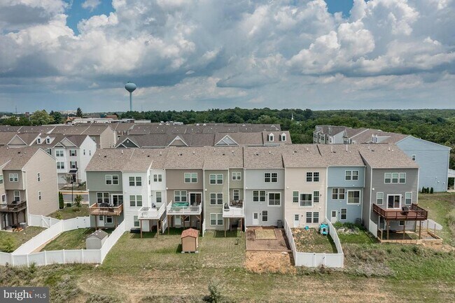 Building Photo - 227 Schramm Lp