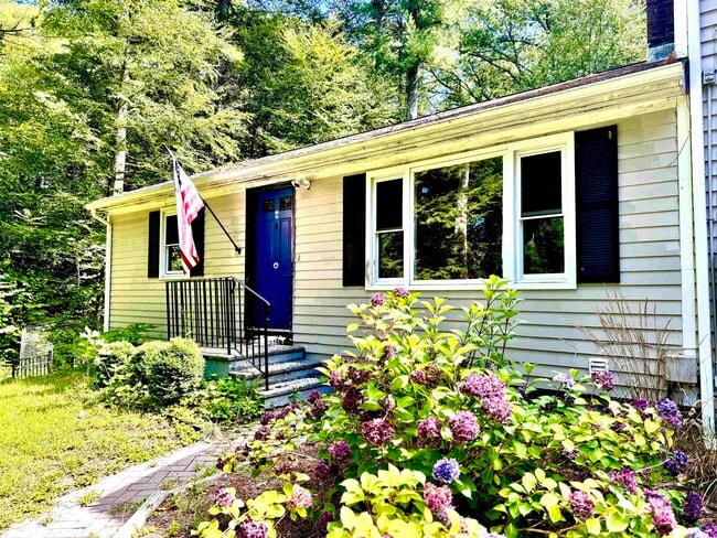Primary Photo - 11 Beebe Ln
