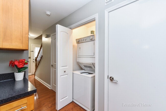 Building Photo - 453 Kensington Ct