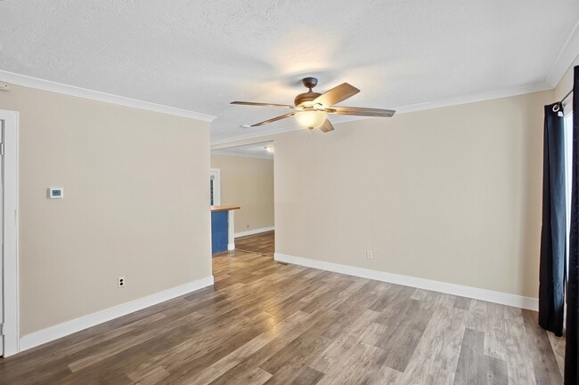 Building Photo - 946 N Westedge Dr