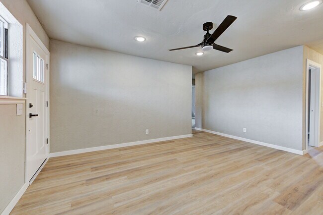 Building Photo - 320 NW 86th St
