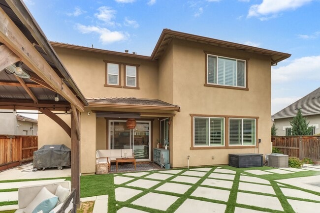 Building Photo - Beautiful 4-Bedroom, 3-Bath Home on a Quiet Cul-de-Sac in Woodland