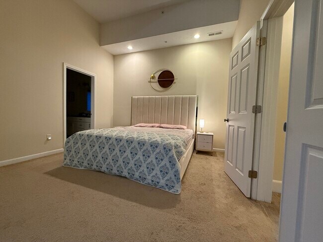 Building Photo - 32 John Hancock Dr