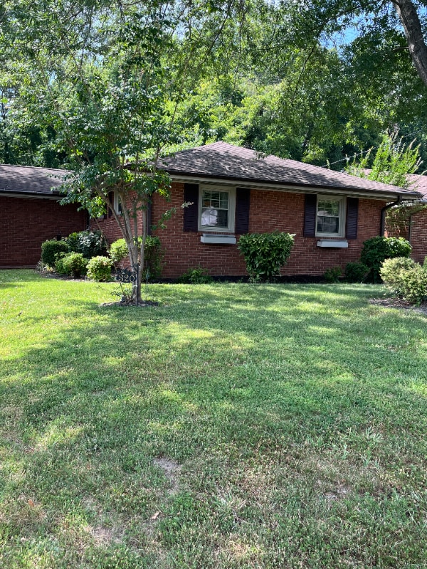 Primary Photo - 320 Hampton Dr