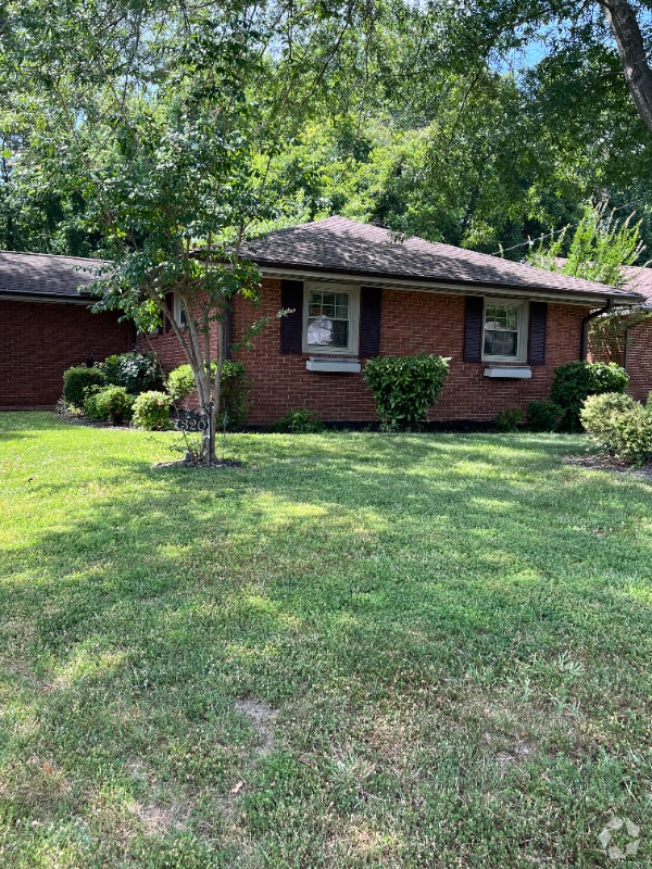 Building Photo - 320 Hampton Dr