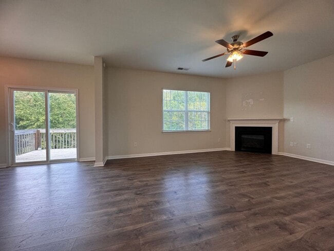 Building Photo - Beautiful 4BR 2.5BA Home in Trinity