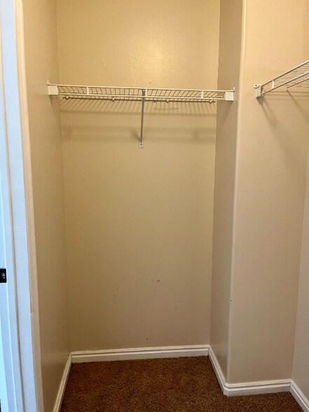 Building Photo - 742 150 S