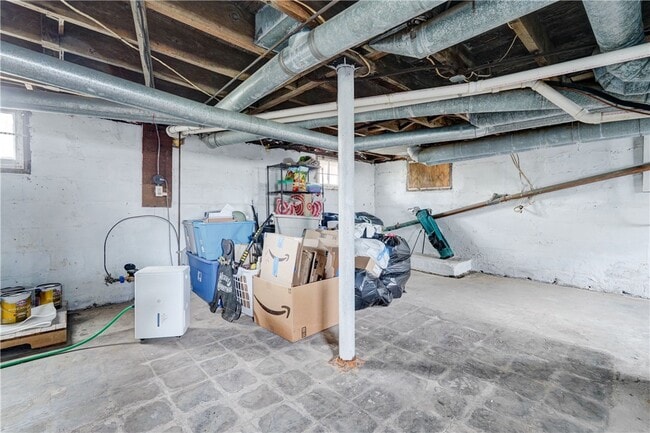 Building Photo - 523 Elmgrove Rd