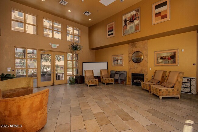 Building Photo - 17 W Vernon Ave