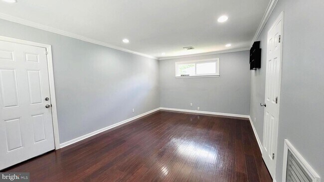 Building Photo - 79 Lanning St