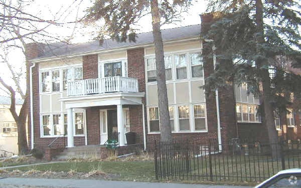 Building Photo - Montrose Place