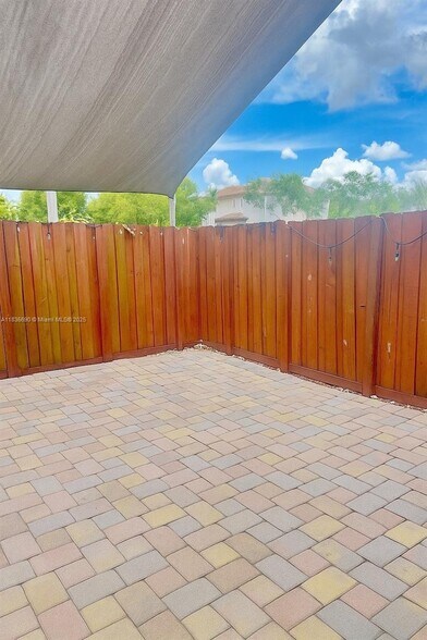Building Photo - 11512 SW 151st Ave
