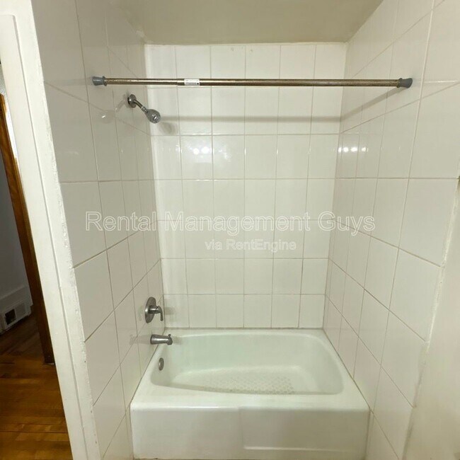 Building Photo - 3955 N Girard Ave