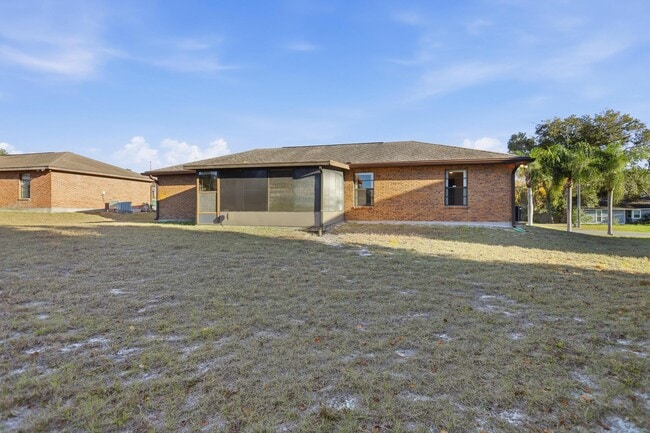 Building Photo - 536 Gaspar Ave