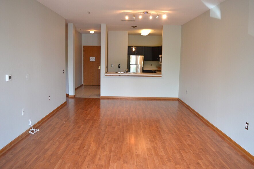 Building Photo - 301 Harbour Town Dr