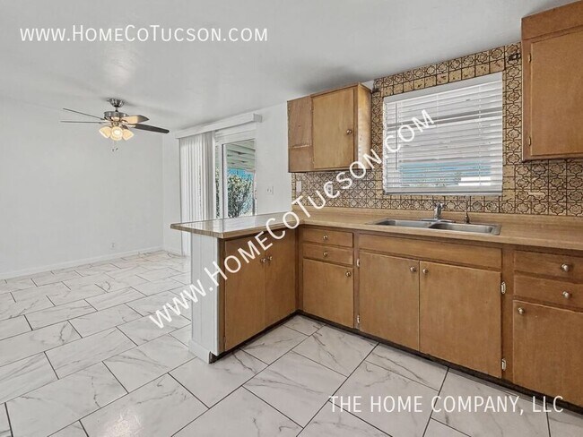 Building Photo - 6225 E Calle Aurora