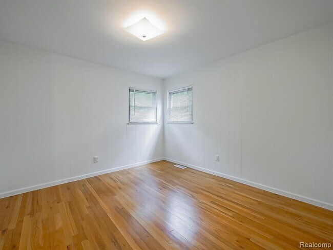 Building Photo - 7580 Thornwood St