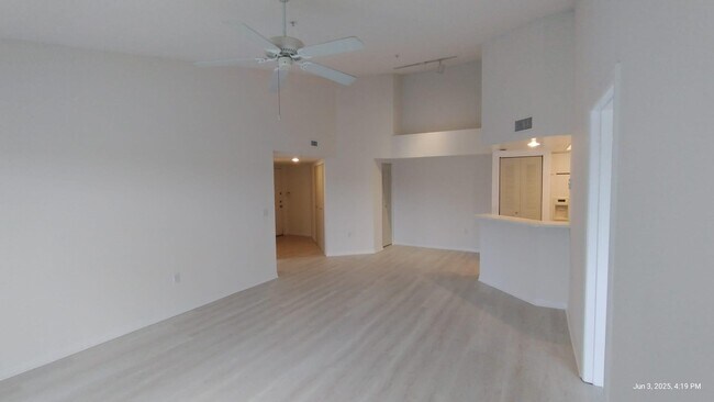 Building Photo - 4155 N Haverhill Rd