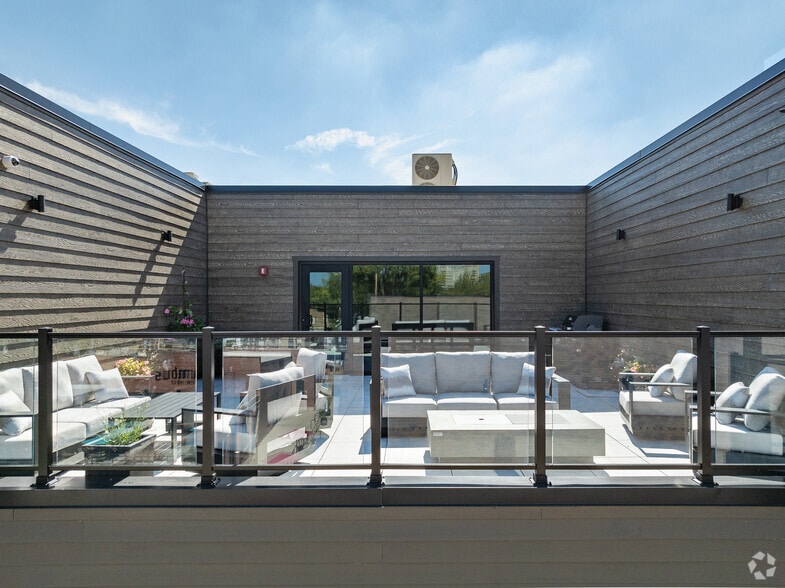 Rooftop Lounge - THE STATION at Trolley District