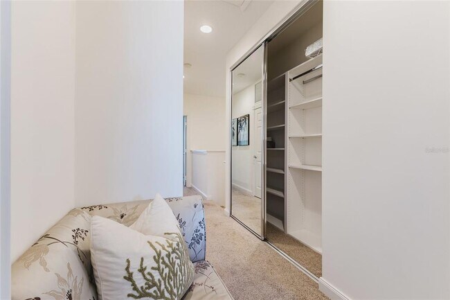 Building Photo - 1564 Napoli Dr W