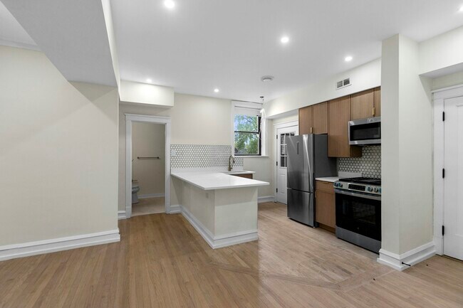 Building Photo - 4636 N Hamilton Ave