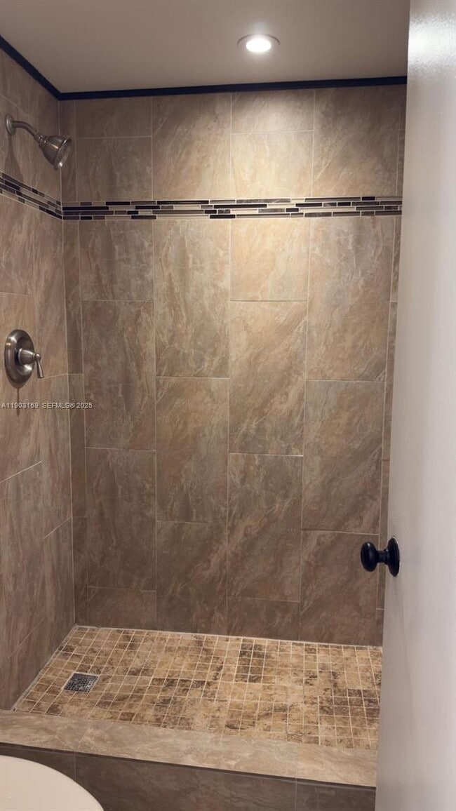 Building Photo - 3908 SW 67th Terrace