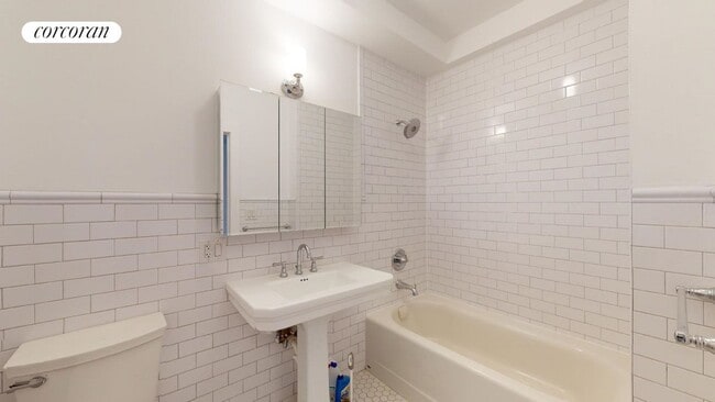 Building Photo - 346 43rd St