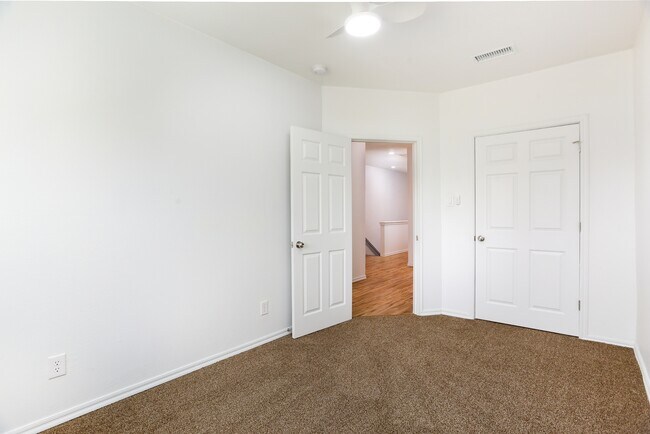 Building Photo - 8611 Key Windy Way