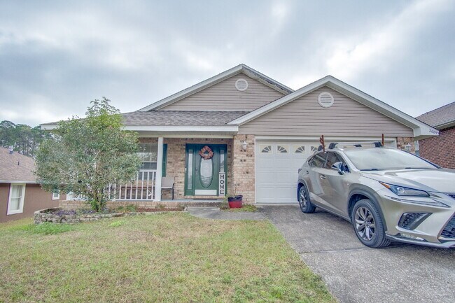 Primary Photo - Spacious 3 Bedroom Home Minutes from Downtown Pensacola! Available February 1st