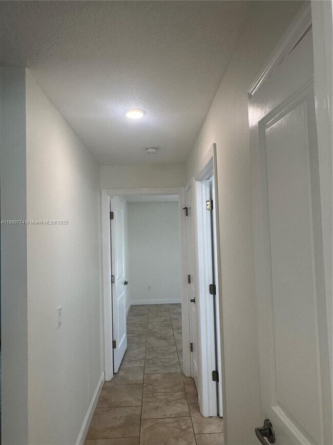 Building Photo - 1855 17th Ave SW