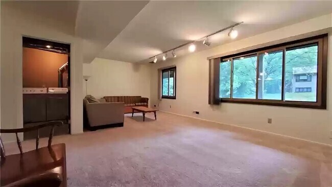 Building Photo - 1386 Arden View Dr