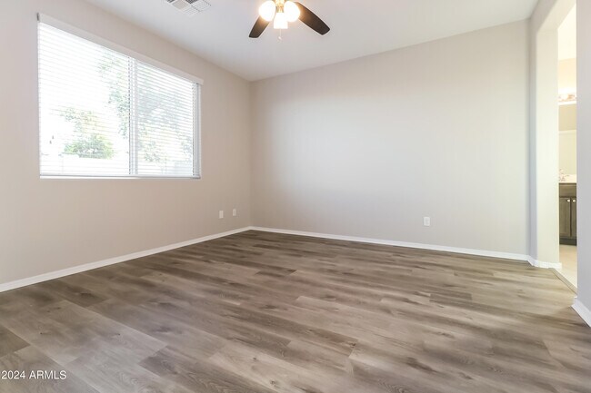 Building Photo - 25068 W Wayland Dr