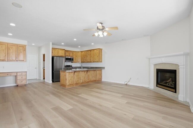 Building Photo - 3 Bedroom Draper Home