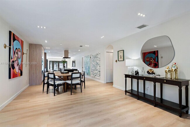 Building Photo - 6246 SW 10th St