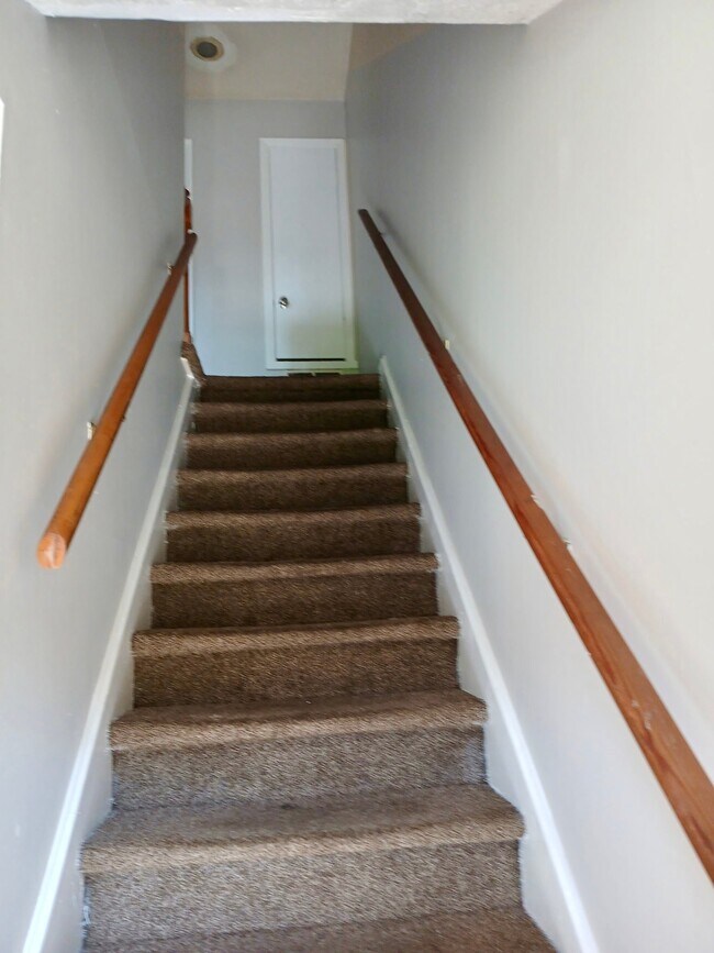 Building Photo - 1111 Keswick Pl