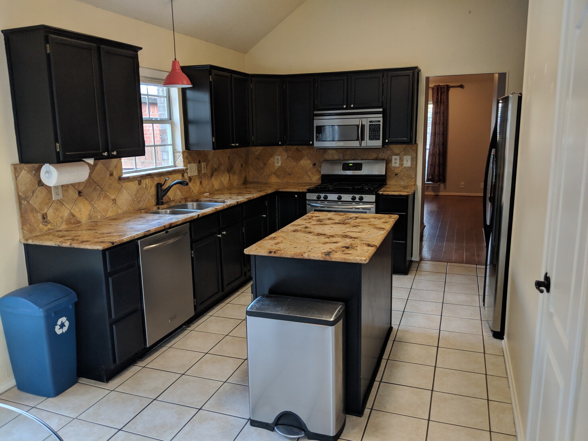 Building Photo - 1308 Meadow Lark Dr