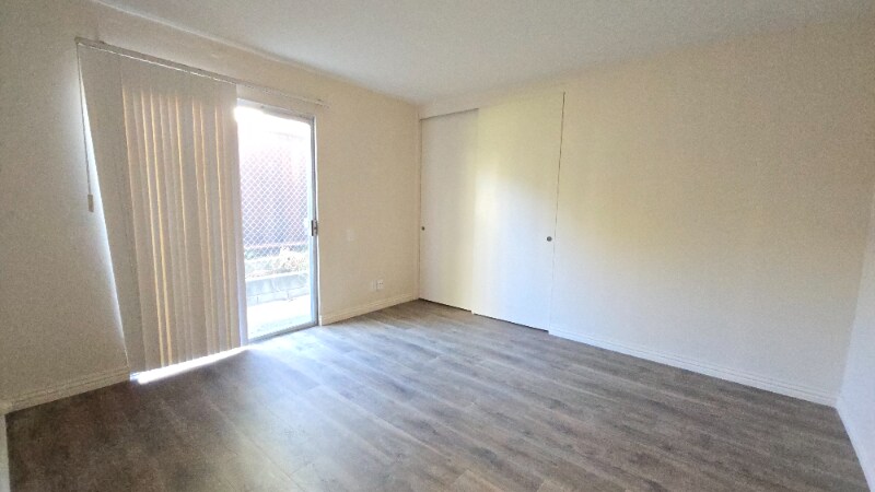 Building Photo - 530 N Wilson Ave