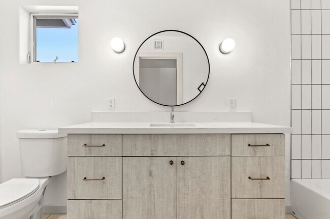 Building Photo - 6021 E Acoma Dr